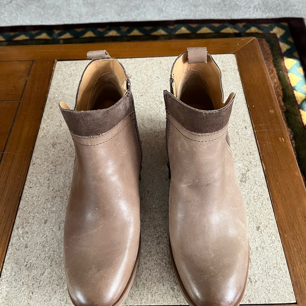 Korks Women’s Tan Ankle Boots Size 6 NEW Super Cute All occasions & All seasons